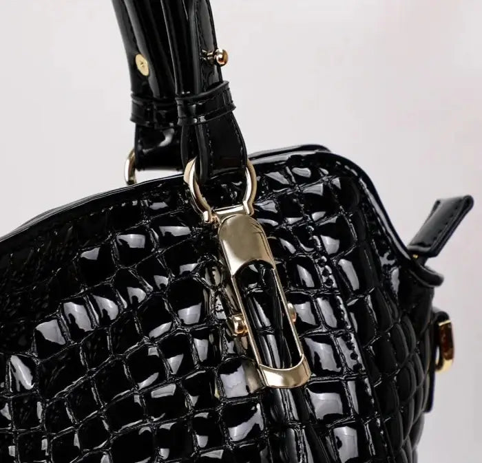 Sac Tote Cuir Croco -ATHA- Noir, cuir pleine peau, finition crocodile, détails dorés, SuzzaneMarket.
