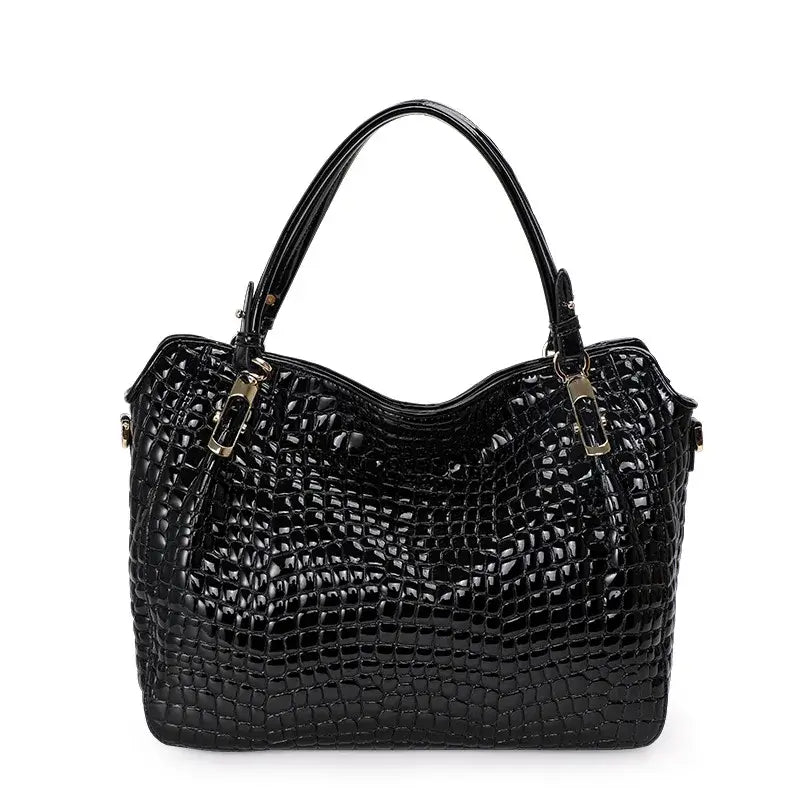 Sac Tote Cuir Croco ATHA Noir, grand sac cabas en cuir pleine peau avec impression crocodile. Disponibile chez SuzzaneMarket.