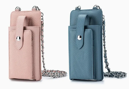 Pochette téléphone en cuir grainé, disponibles en rose et bleu, idéale pour téléphone, cartes et argent.
