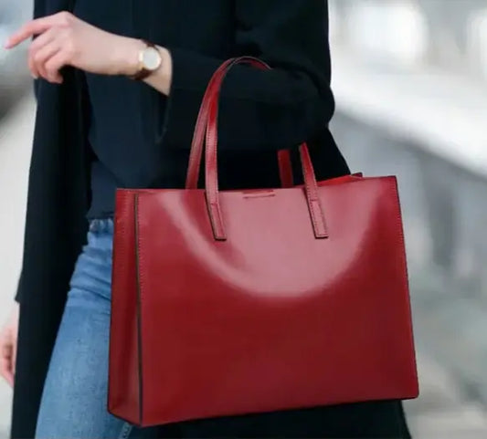Grand sac fourre-tout en cuir lisse rouge FARA, avec poches intérieures, double poignée, SuzzaneMarket.