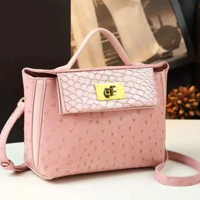 Petit sac rétro en cuir autruche rose avec boucle et poignée - SuzzaneMarket